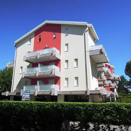 Appartement Flat 100m From The With Sunny Terrace Bibione
