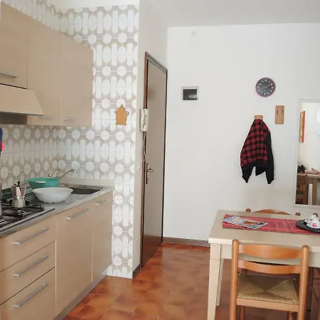 Appartement Flat 100m From The With Sunny Terrace Bibione
