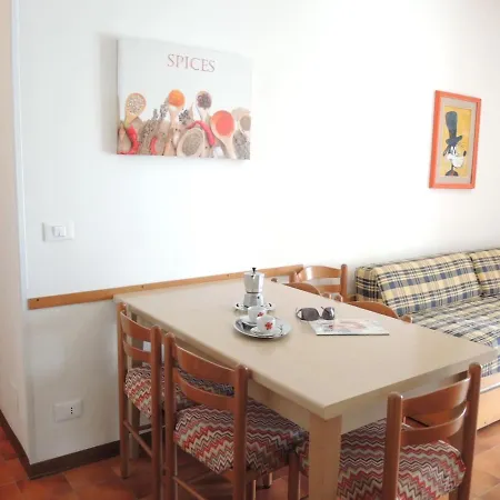 Flat 100m From The With Sunny Terrace *