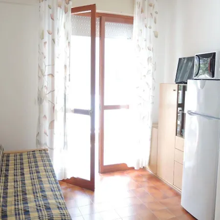 Flat 100m From The With Sunny Terrace Apartment *