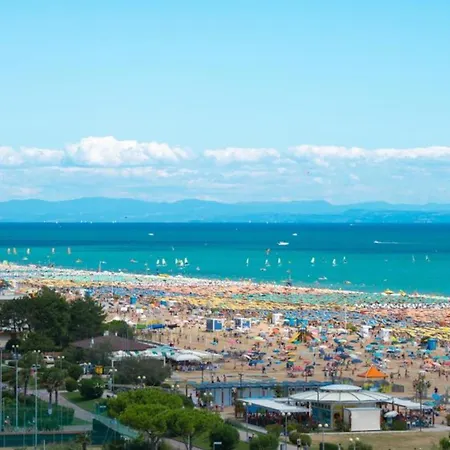 Flat 100m From The With Sunny Terrace