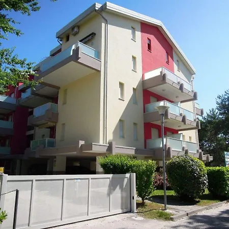 Flat 100m From The With Sunny Terrace Appartement Bibione