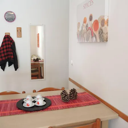 Appartamento Flat 100 M From The With Sunny Balcony *